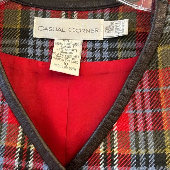 Vintage Holiday Christmas Fall Casual Corner Red Green Wool Plaid Vest Size 10 - Picture 9 of 9